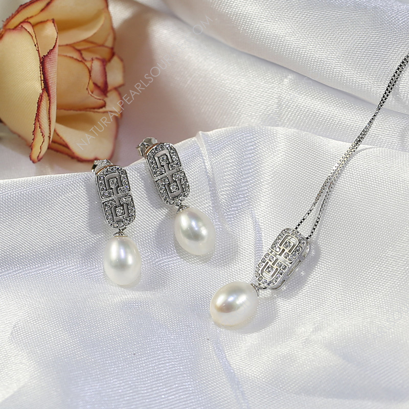 Fashion Natural Pearl Jewelry Sets 925 Sterling Silver Freshwater pearl jewelry set wholesale.