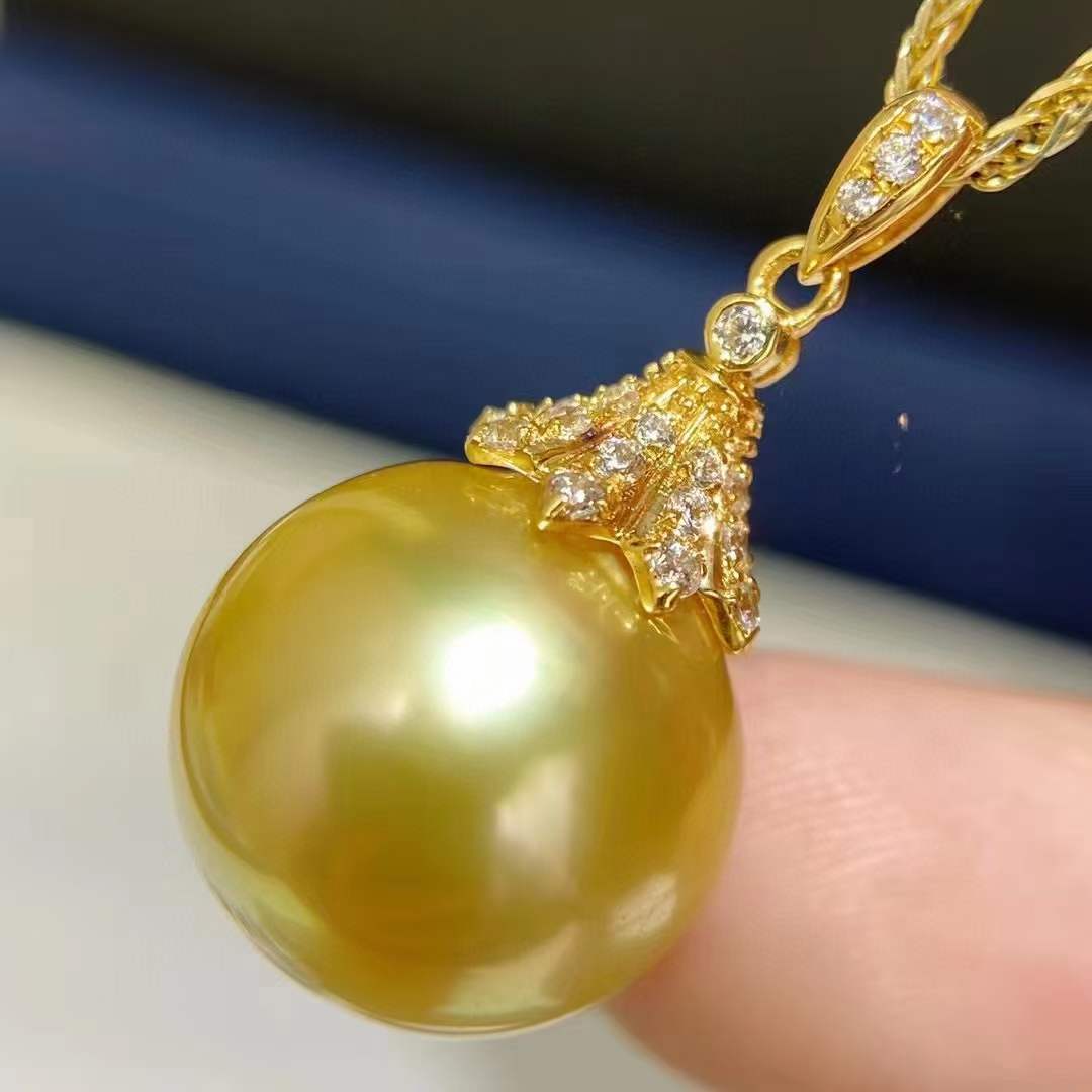 Gem quality south sea pearls pendant Customized Light golden Akoya pearls jewelry