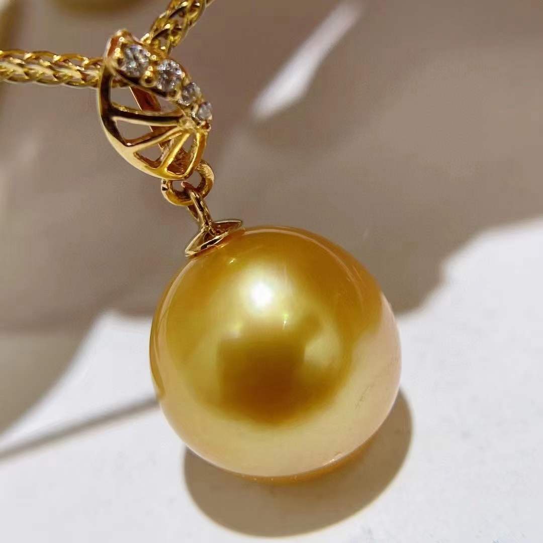 Gem south sea pearls pendant Custom golden South sea pearls jewelry